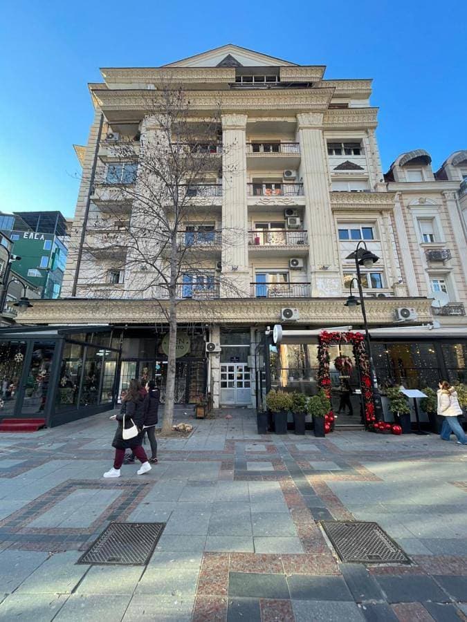 Skopje City Square View Apartment on Macedonia St 1