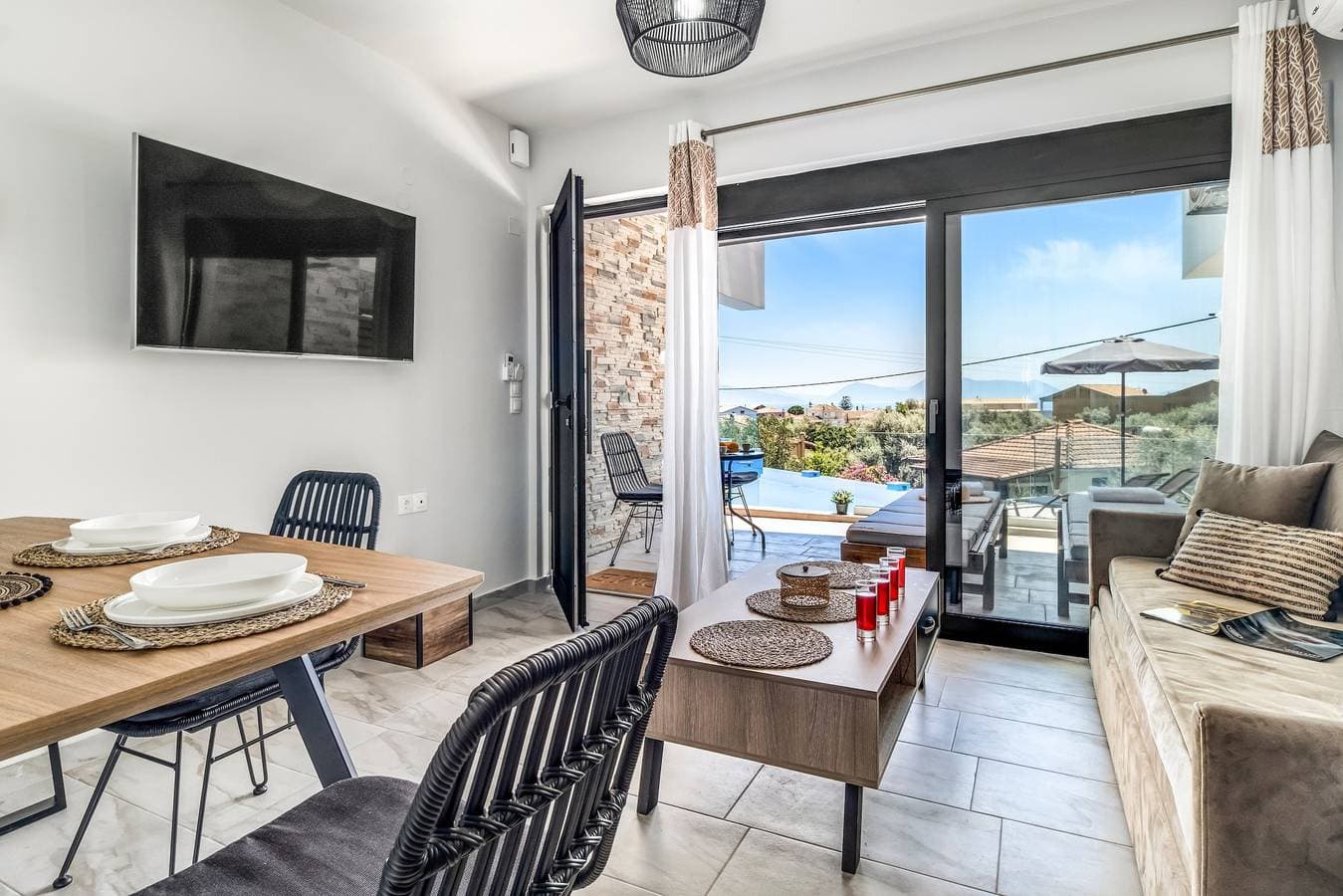 Foto 5 von 26: Einzimmerapartment 'Oceanida Penelope Lyxury Suite' mit Meerblick, WLAN und Klimaanlage