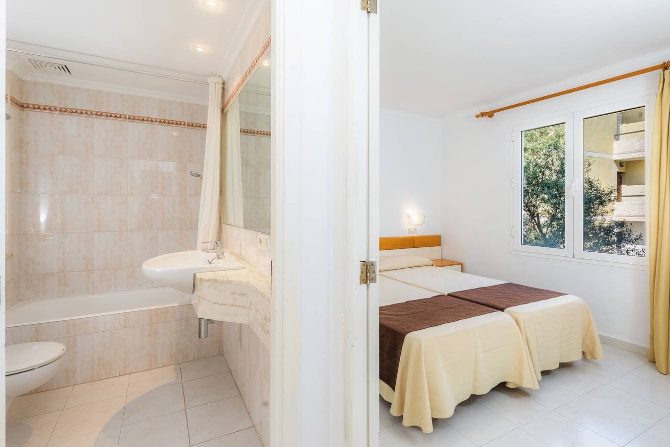 Foto 13 von 25: Ferienwohnung 'Apartament Massanet Ba' mit Balkon, WLAN und Klimaanlage