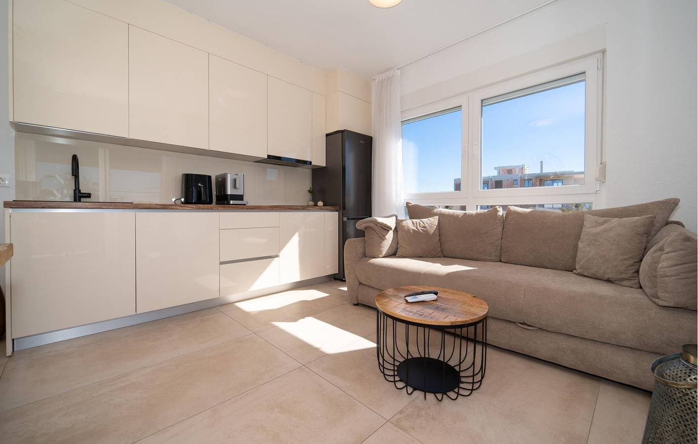 Foto 12 von 39: Gemütliche Ferienwohnung mit Pool, WLAN und Parkplatz, 1 km vom Strand Dječji Raj entfernt