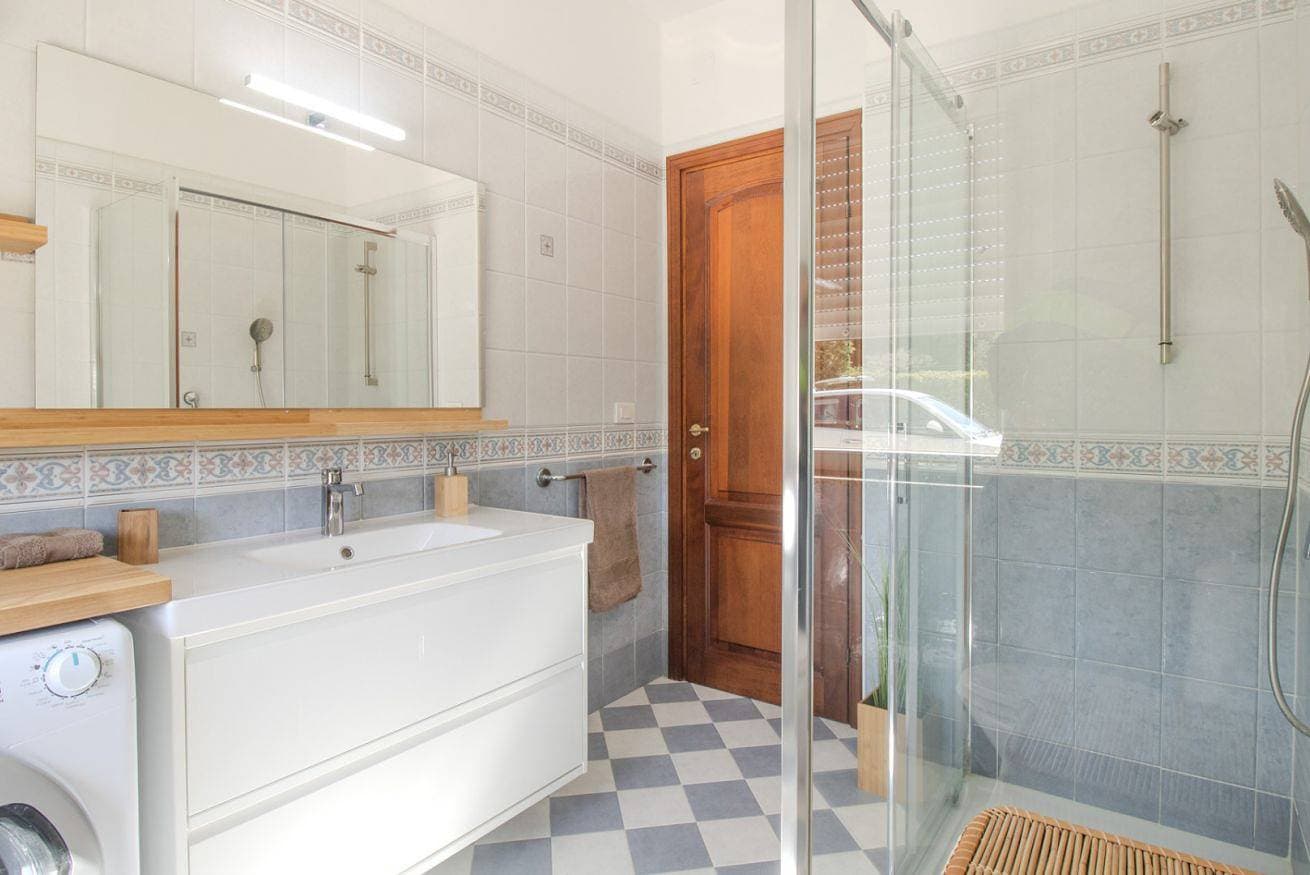 Foto 10 von 36: Ferienhaus für 7 Personen mit Balkon/Terrasse