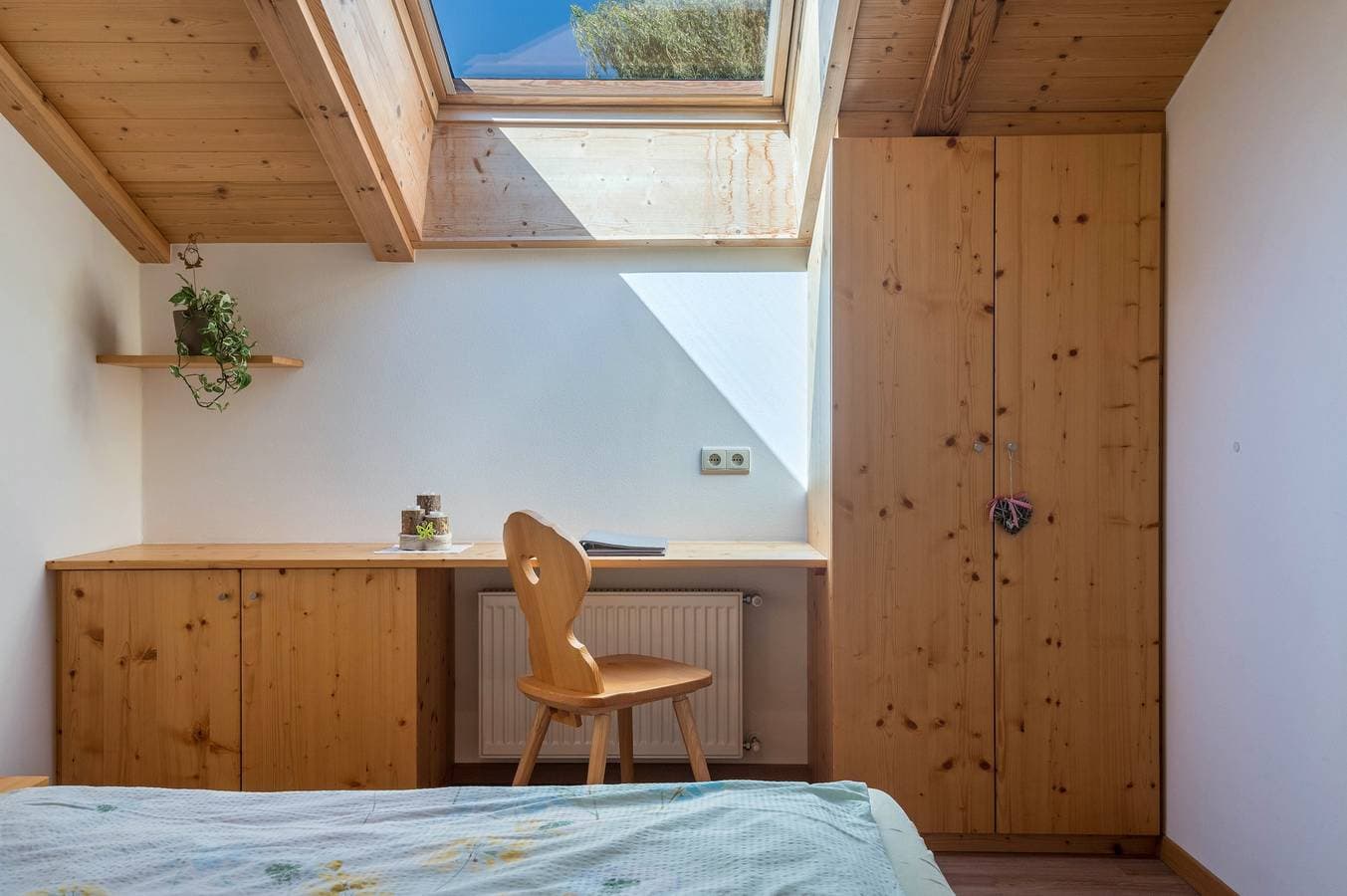Foto 13 von 30: Ferienwohnung 'Mongaduierhof Apt Schlern' mit Bergblick, Gemeinschaftsgarten und WLAN