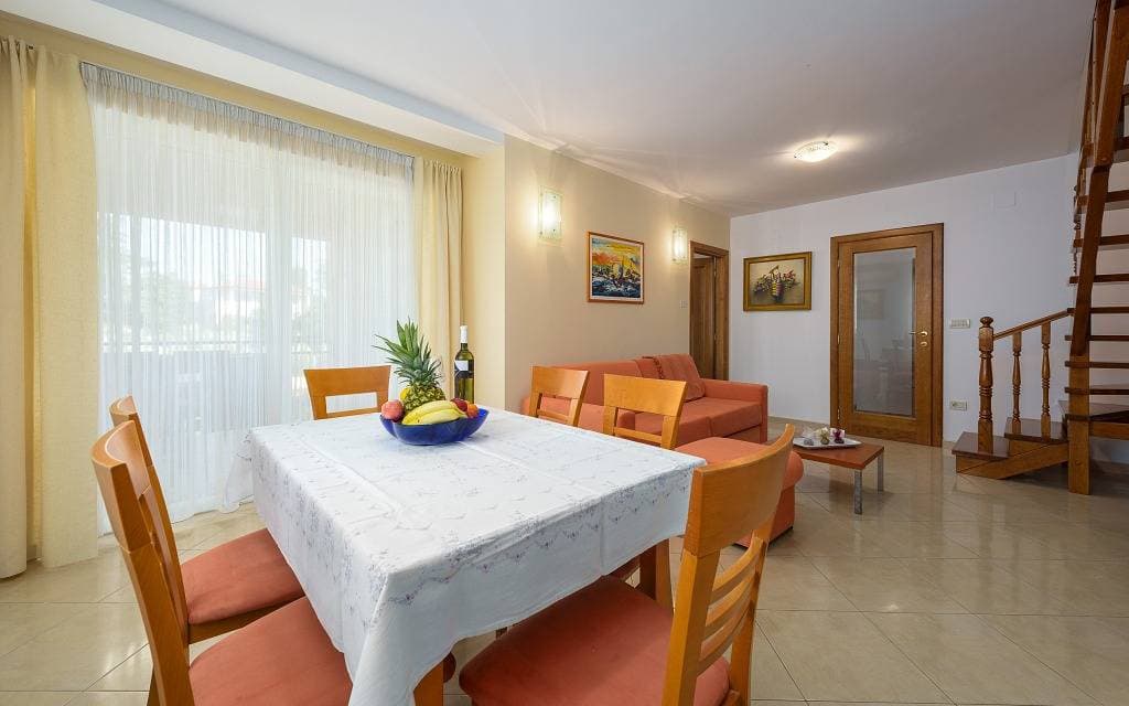 Foto 11 von 54: Ferienwohnung in Bašanija mit Terrasse, Klimaanlage, W-Lan, Spülmaschine (113-4)