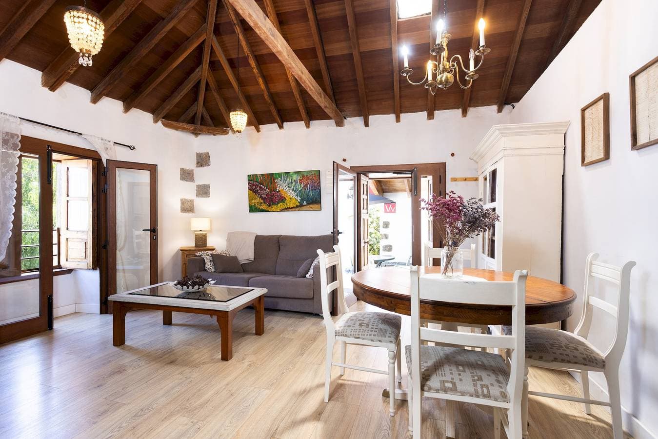Foto 7 von 47: Ferienwohnung für 6 Personen mit Terrasse