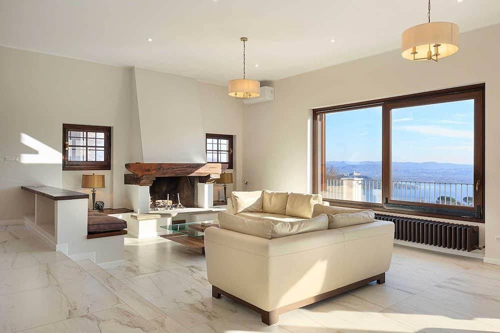 Foto 4 von 30: Einladende, attraktive Villa mit Pool und Blick auf den Lago! - Villa Mirella