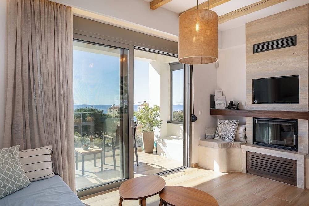 Foto 10 von 30: Villa Theano mit Meerblick, Salzwasser beheiztem Pool und Strand zu Fuß erreichbar