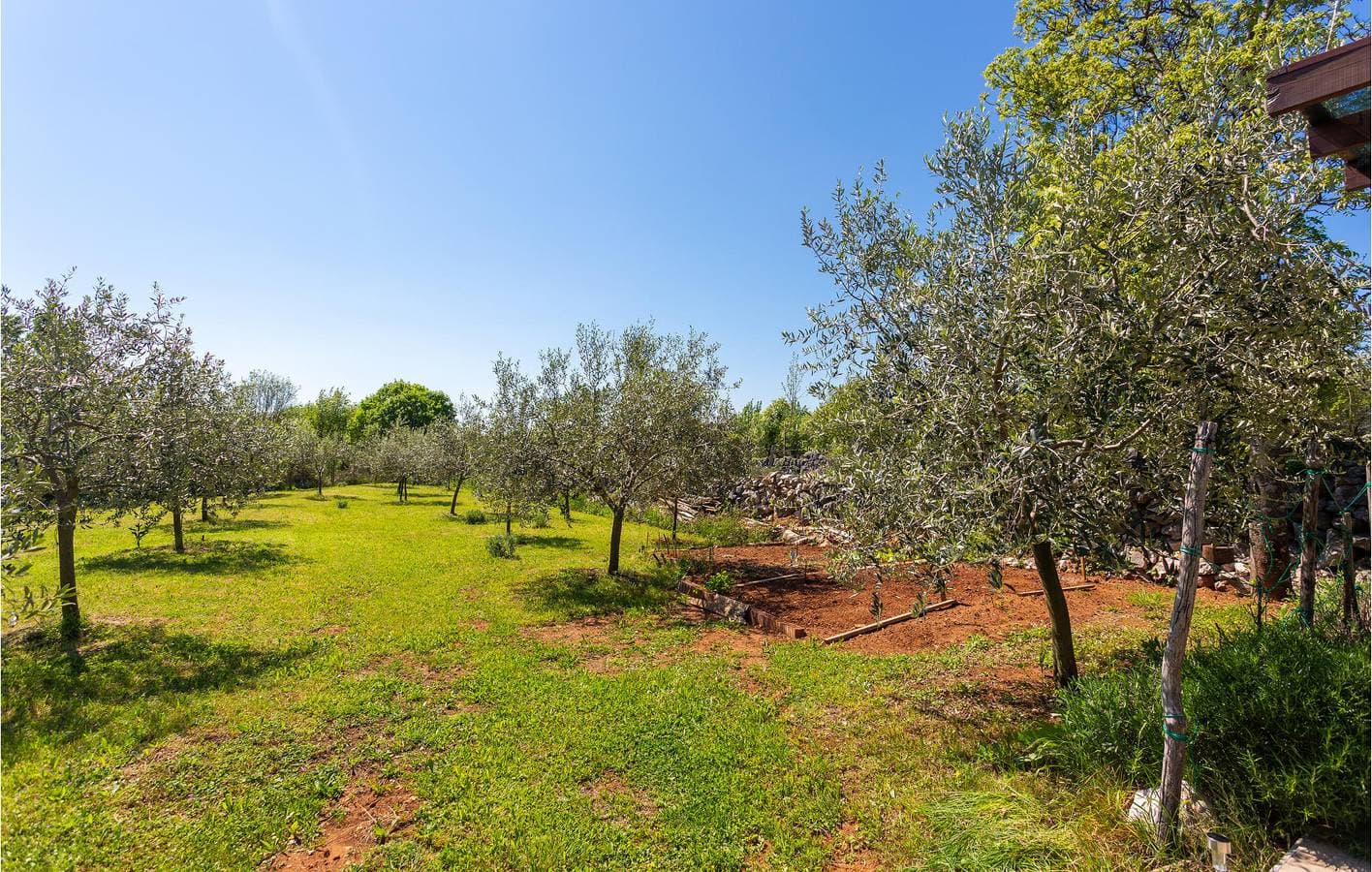 Foto 10 von 22: Gemütliche Ferienwohnung mit Terrasse und Garten, 2,5 km vom Strand entfernt