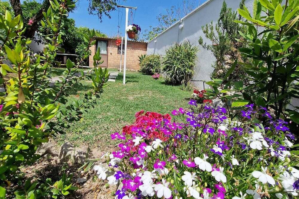 Casa Vacanze, Stile Campidanese con Tocchi Moderni, a 10 min dal Mare 1