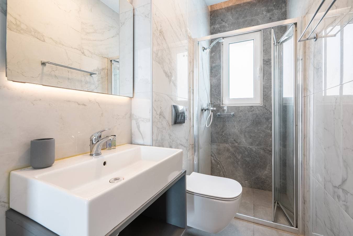 Foto 8 von 23: Ferienwohnung 'Tesoro Del Mare mit Privat Pool 1' mit Bergblick, WLAN und Klimaanlage