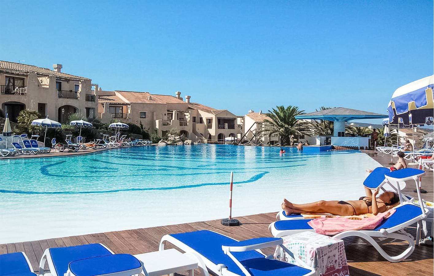 Foto 7 von 17: Appartement am Strand mit Pool und Kochnische