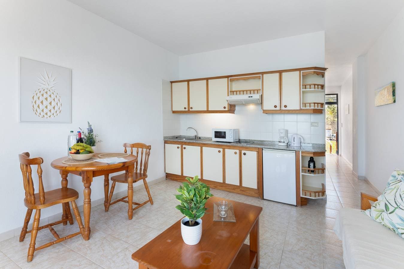 Foto 4 von 28: Apartment 'La Bayana - 4' mit Meerblick, Gemeinschaftspool und WLAN
