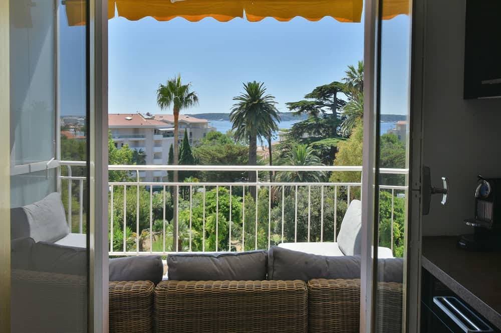 Foto 13 von 16: 1-Br Apartment, Sea View, Steps from Beaches