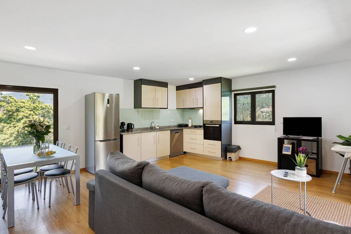 Foto 4 von 25: Apartment „Casa Dos Cortinhais“ mit Seeblick, WLAN und Klimaanlage