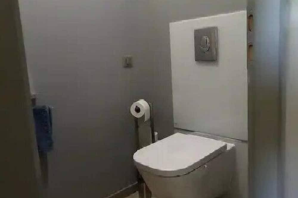 Foto 5 von 17: Bright, fully renovated apartment with garden