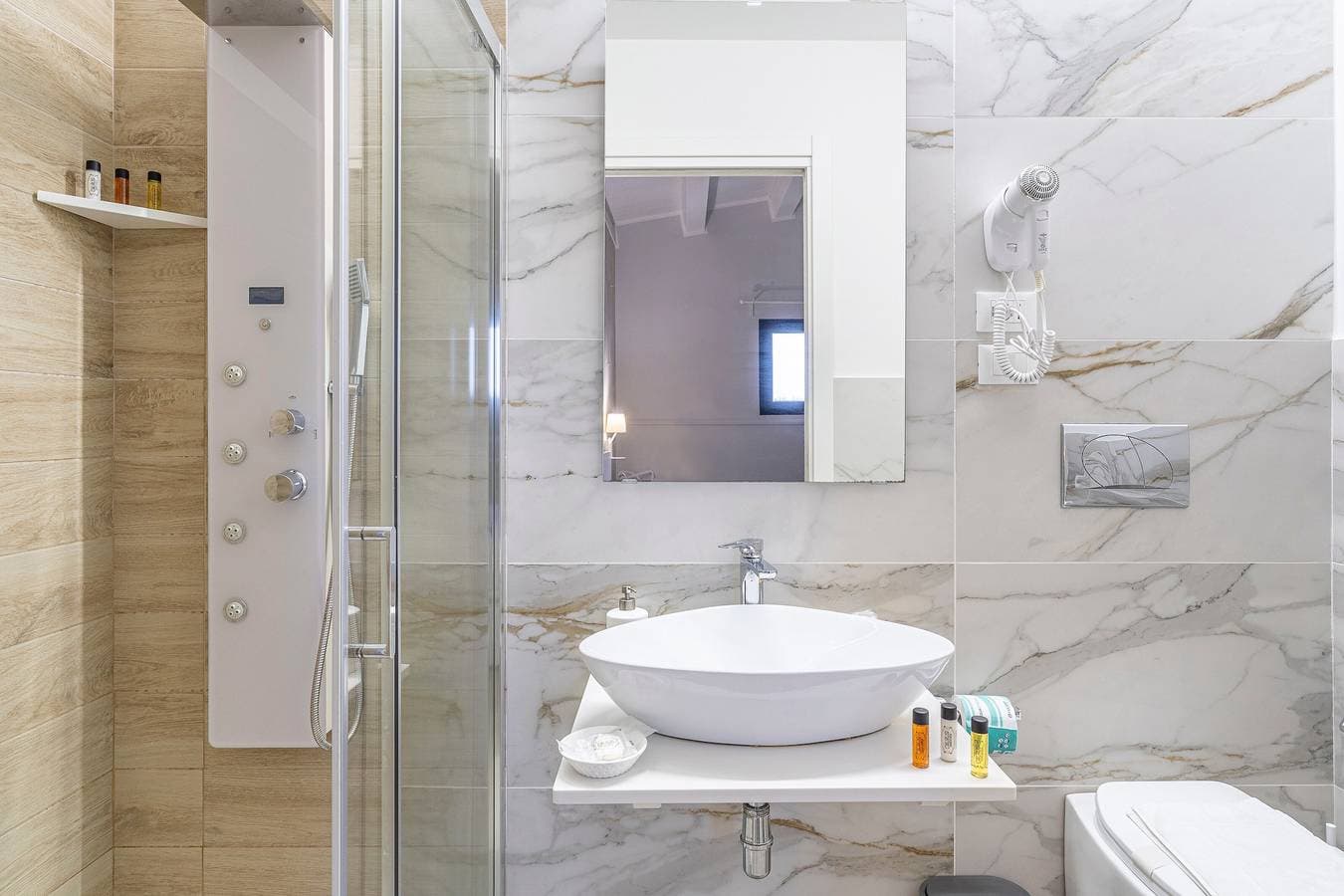 Foto 13 von 42: Zimmer 110 im 'Le Saline Rooms Marzamemi' mit WLAN und Klimaanlage
