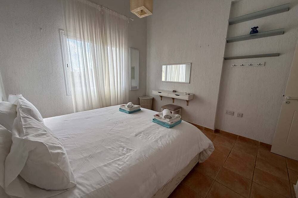 Foto 4 von 21: Limnaria | Large 1Br Sunny Apt | Amazing Pool Views