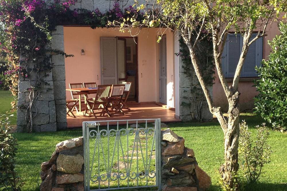 Vacation house \"Al Borgo\" - large private garden and near the sea 1