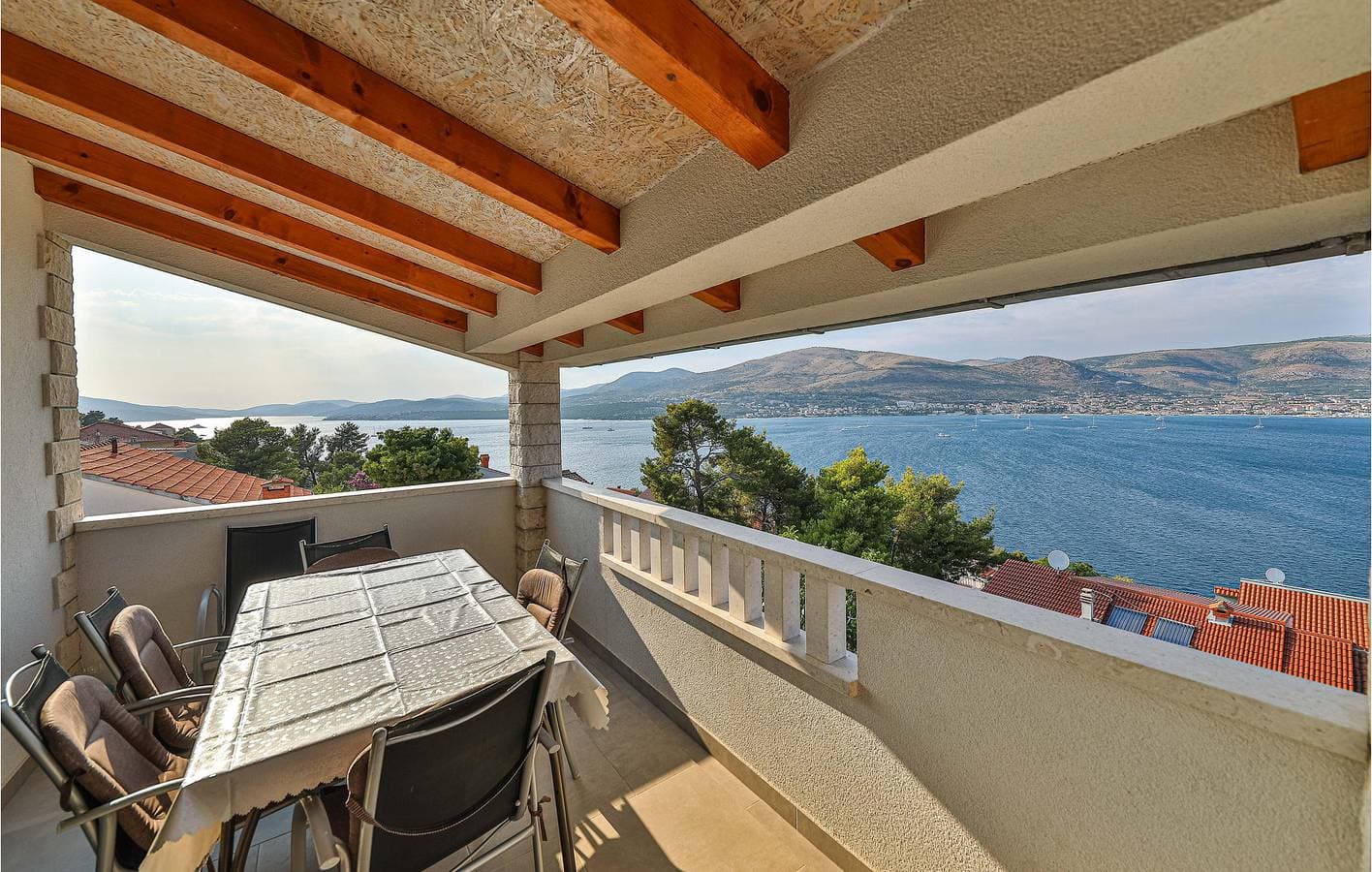Foto 2 von 23: Apartment mit Meerblick, Pool und Terrasse, 700 m vom Strand entfernt