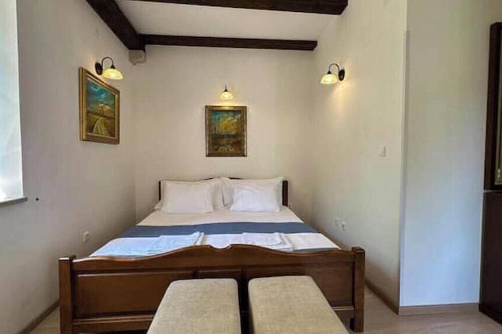 Foto 4 von 30: Charming Historic Studio with Stunning Views & Rooftop Terrace