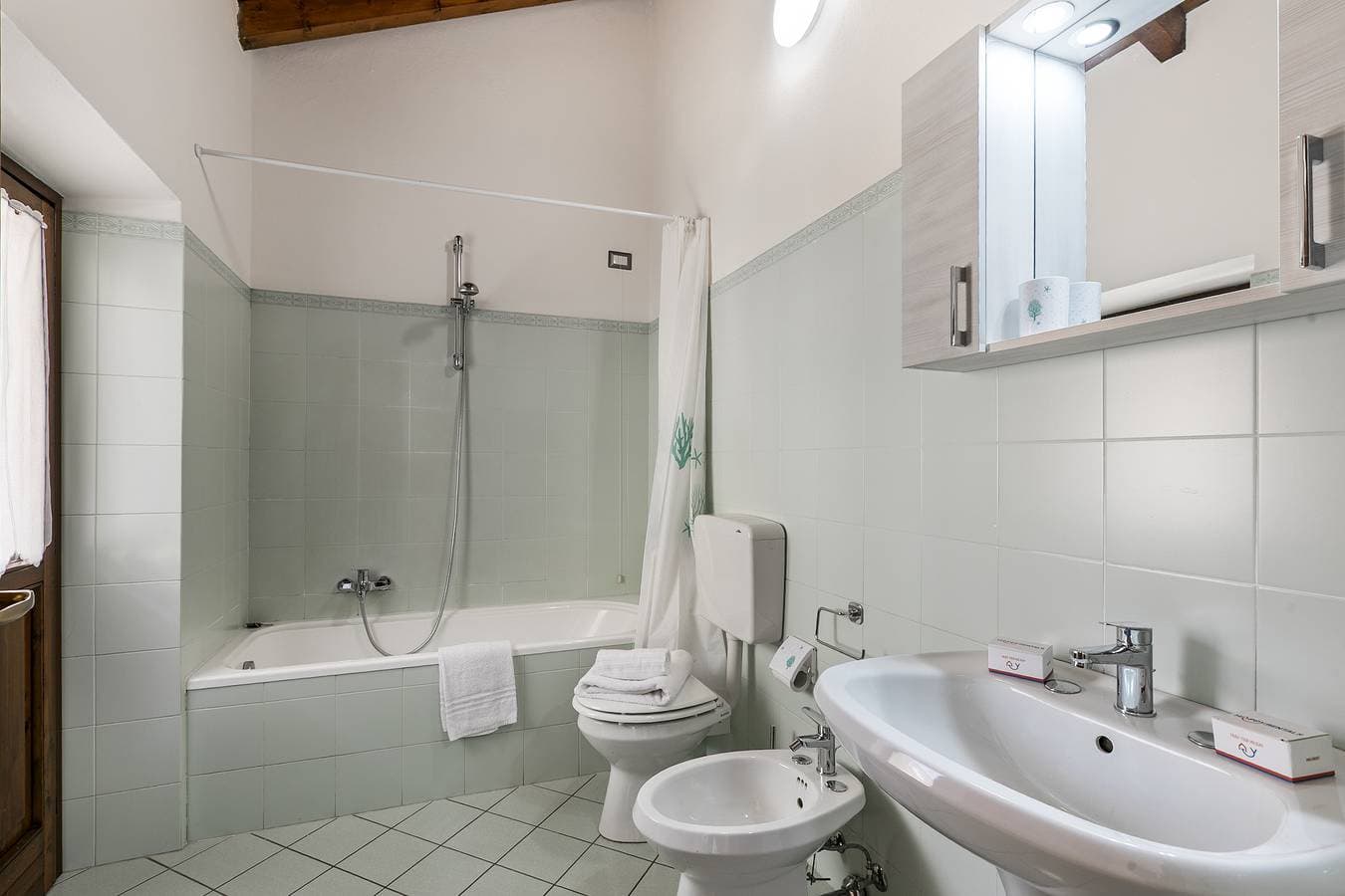 Foto 7 von 27: Nel Cuore Di Baveno Apartment, 50m from Lake