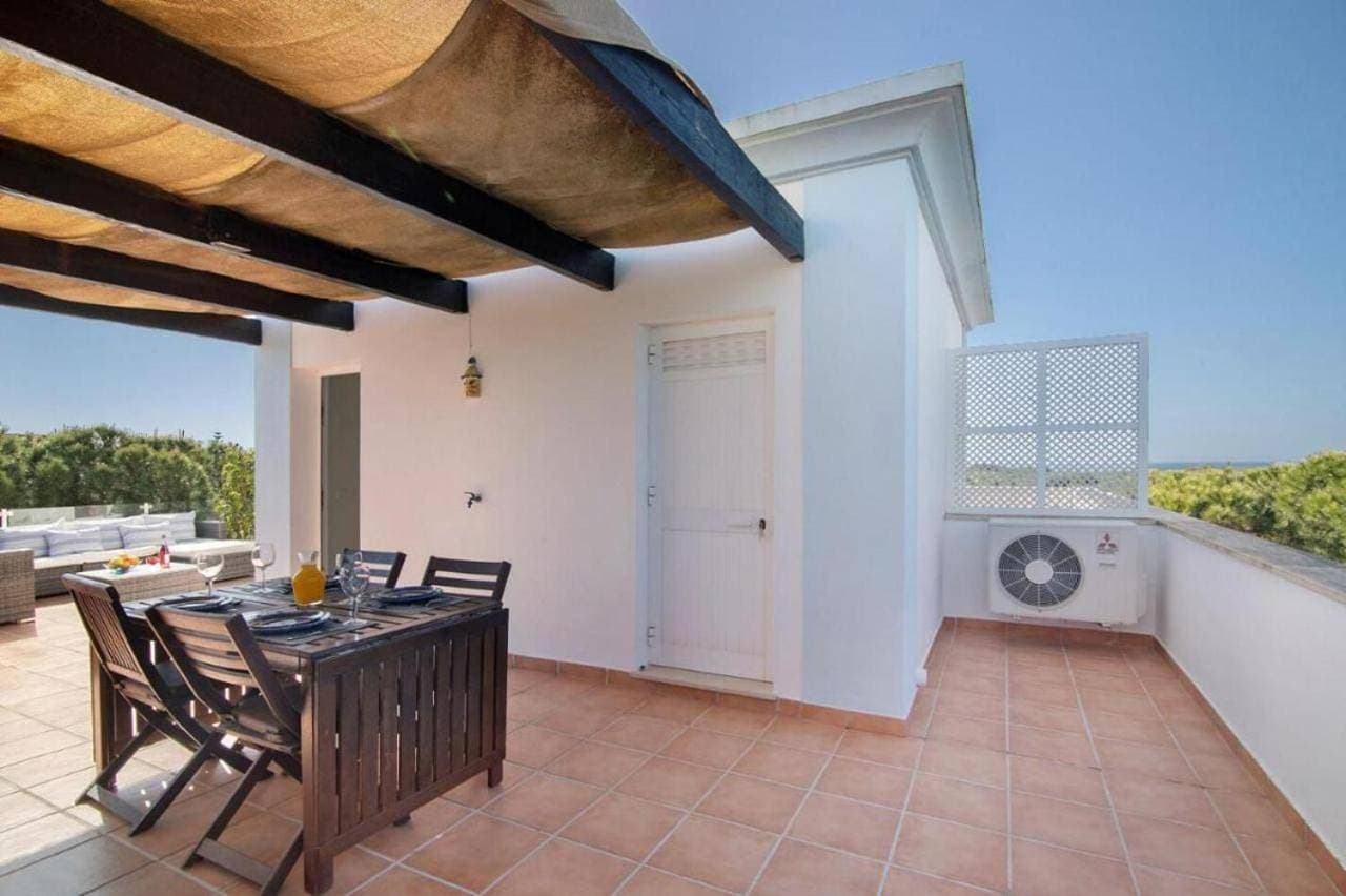 Foto 5 von 35: Three-Bedroom Villa