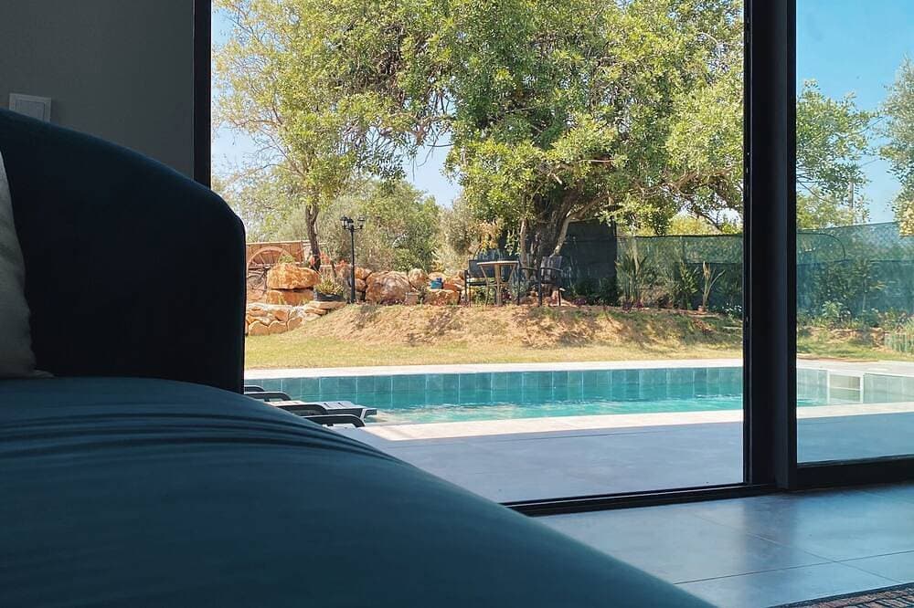 Foto 2 von 30: Enchanting villa with Swimming pool, 5br, 3,1/2 bath, 15 min. from Albufeira