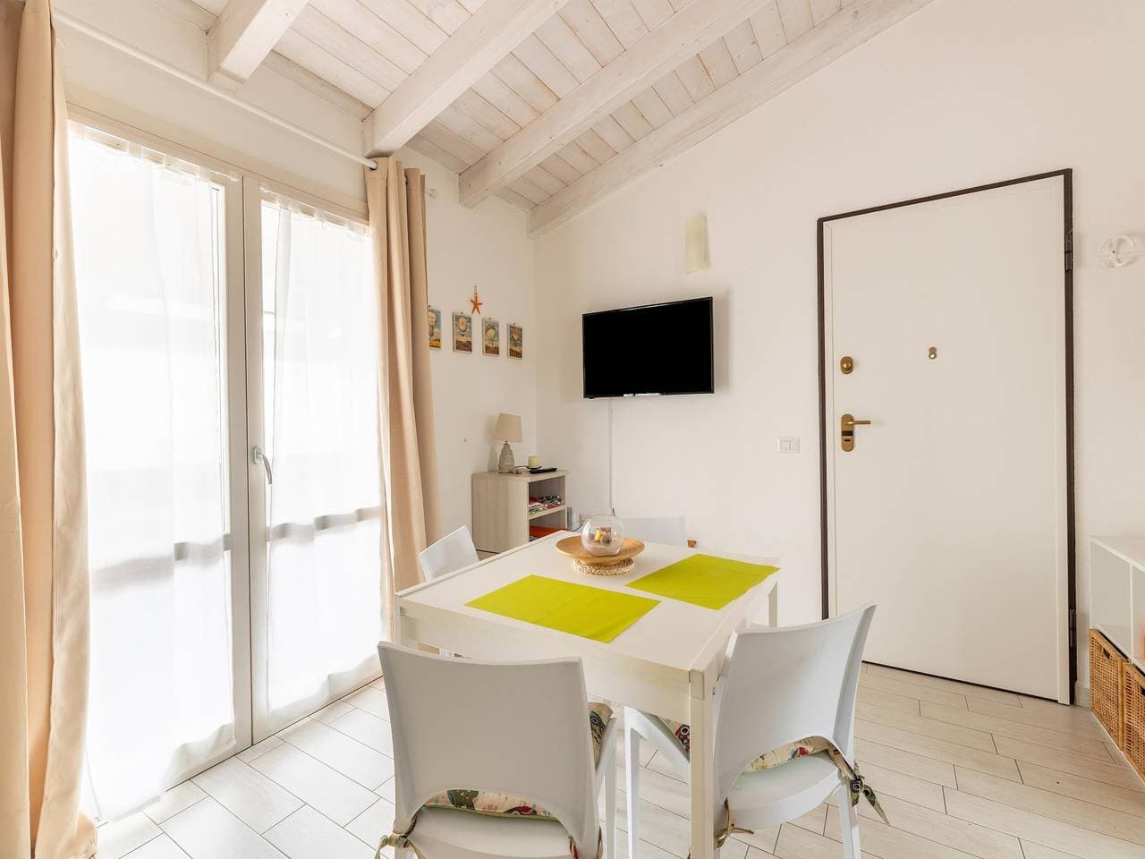 Foto 11 von 32: Dachgeschoss mit Terrasse und Schwimmbad