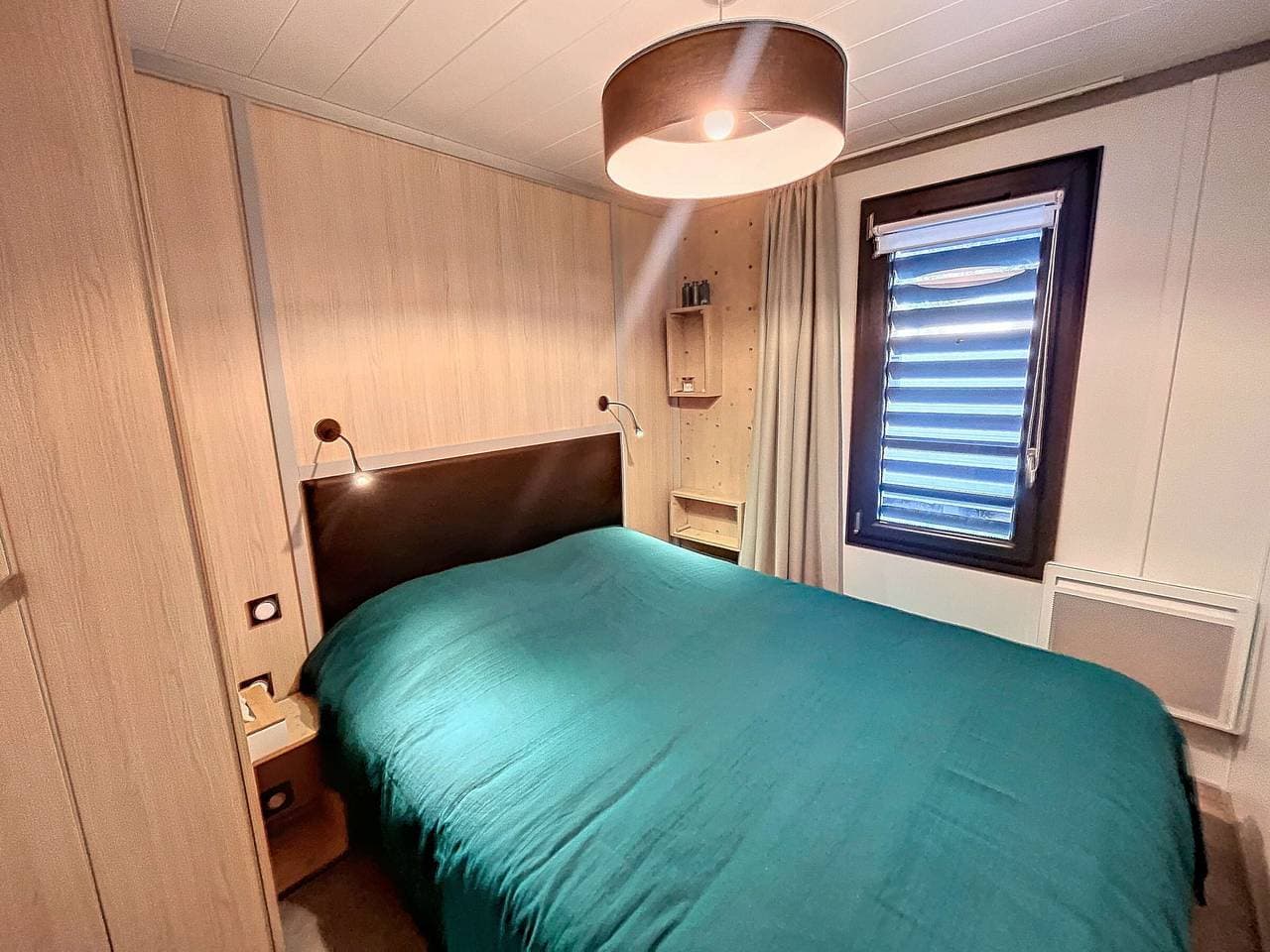 Foto 7 von 30: Luxuriöses Chalet mit beheiztem Pool, WLAN, 6 Betten, in Strandnähe