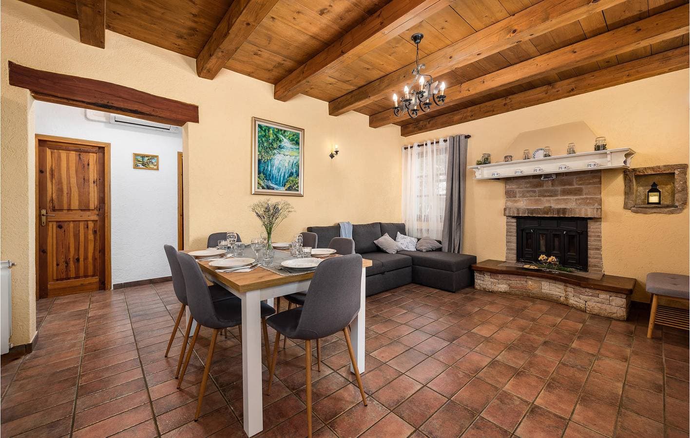 Foto 9 von 33: Gemütliche Ferienwohnung mit Pool, WLAN und Parkplatz