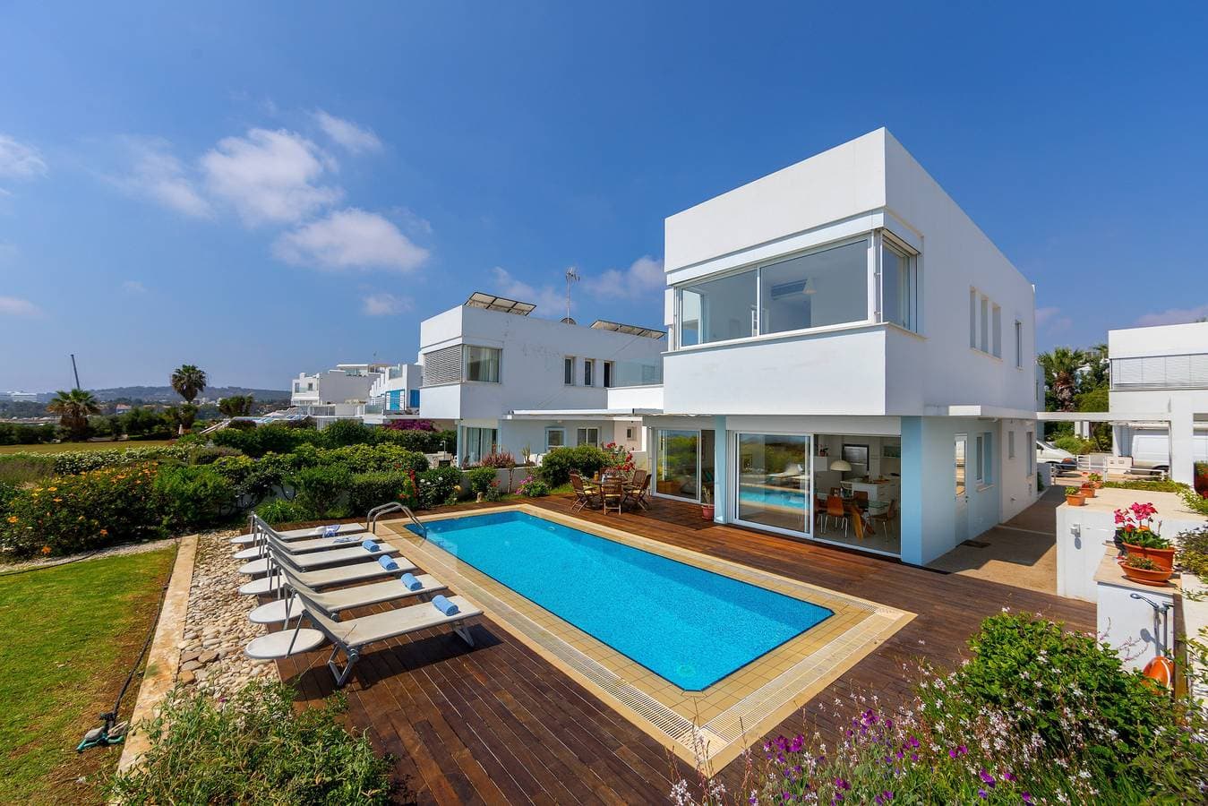 Foto 5 von 90: Protaras Seafront Villa Alia