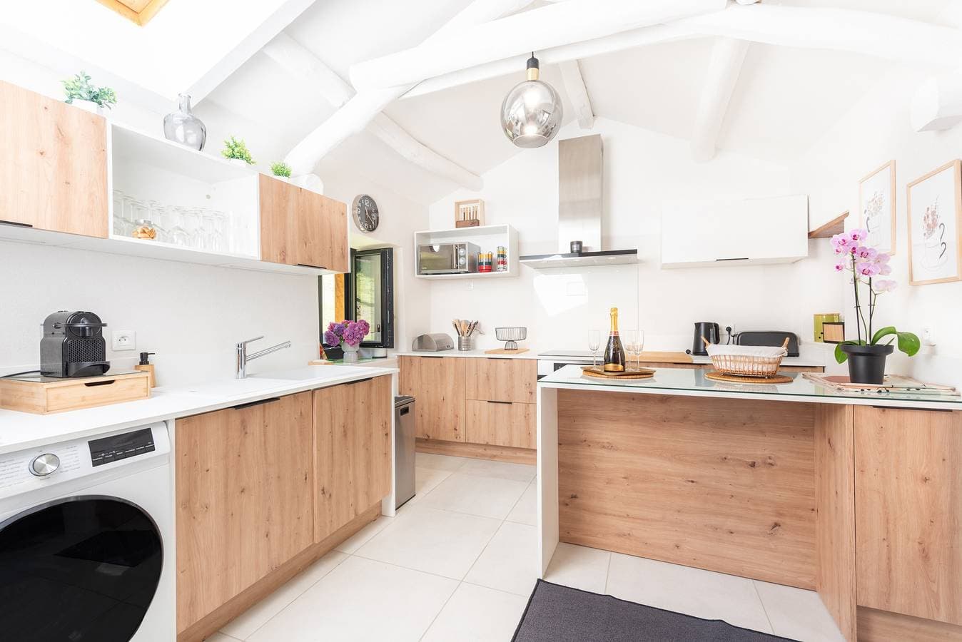 Foto 10 von 45: Ferienhaus 'L'authentik' mit Bergblick, privater Terrasse & Klimaanlage