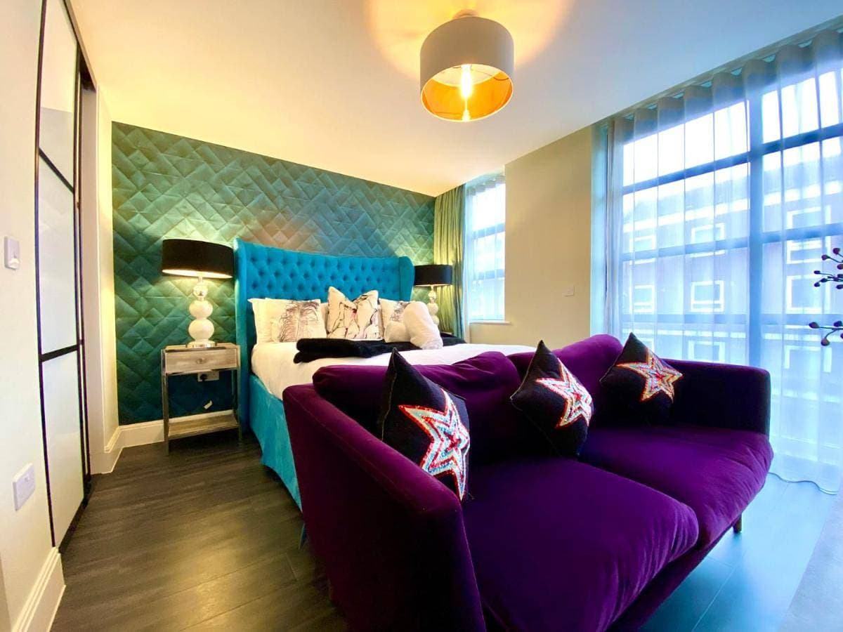 Stunning Apartment Suite - Free Parking & WiFi! 1
