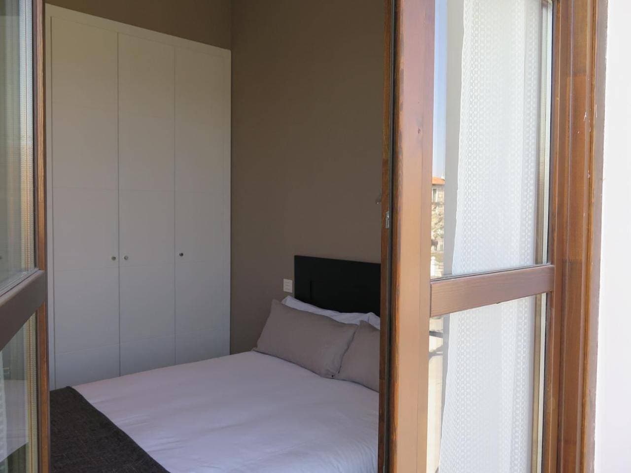 Foto 8 von 16: One-Bedroom Apartment