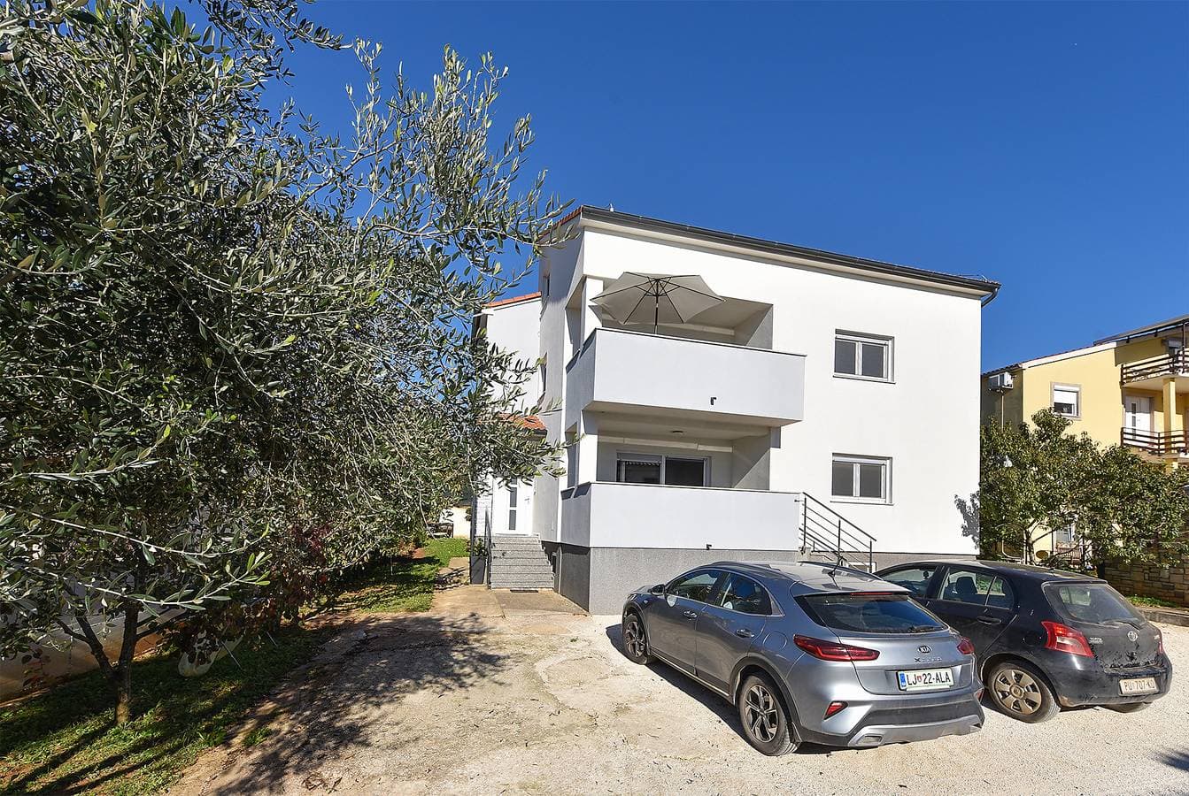 Foto 4 von 28: Ferienwohnung für 6 Personen mit Terrasse