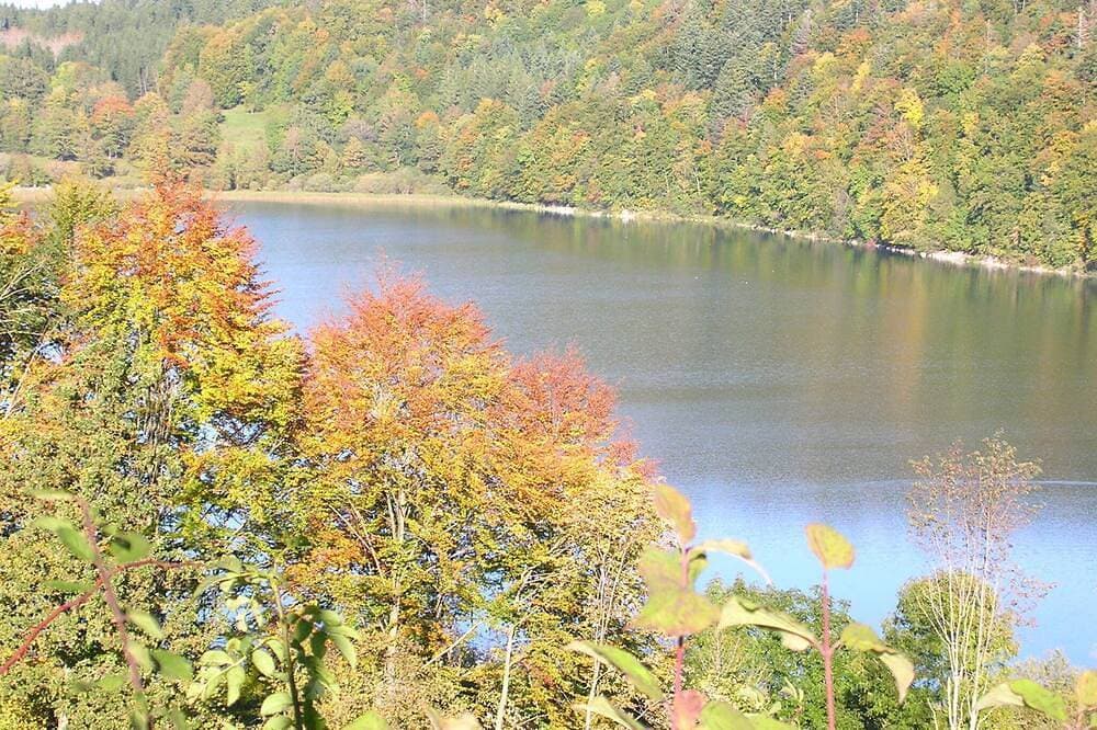 Foto 10 von 11: Unterkunft im Naturschutzgebiet Les Sept Lacs bei den HÈrisson-Wasserfällen