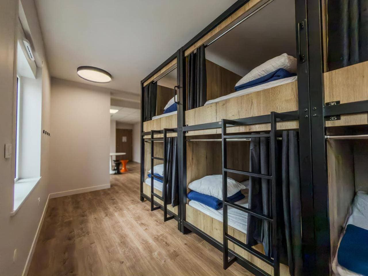 Foto 7 von 10: 8-Bed Mixed Dormitory Room