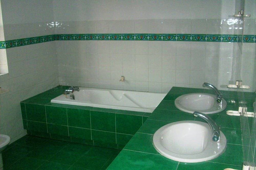 Foto 8 von 30: Herrliches Haus mit beheizter Pool und herrlichem Panoramablick auf das Meer
