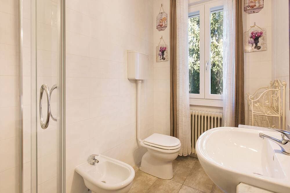 Foto 6 von 22: Villa Elisabetta – Ruhig gelegen mit Seeblick, Villa Elisabetta - Tranquilla con vista lago