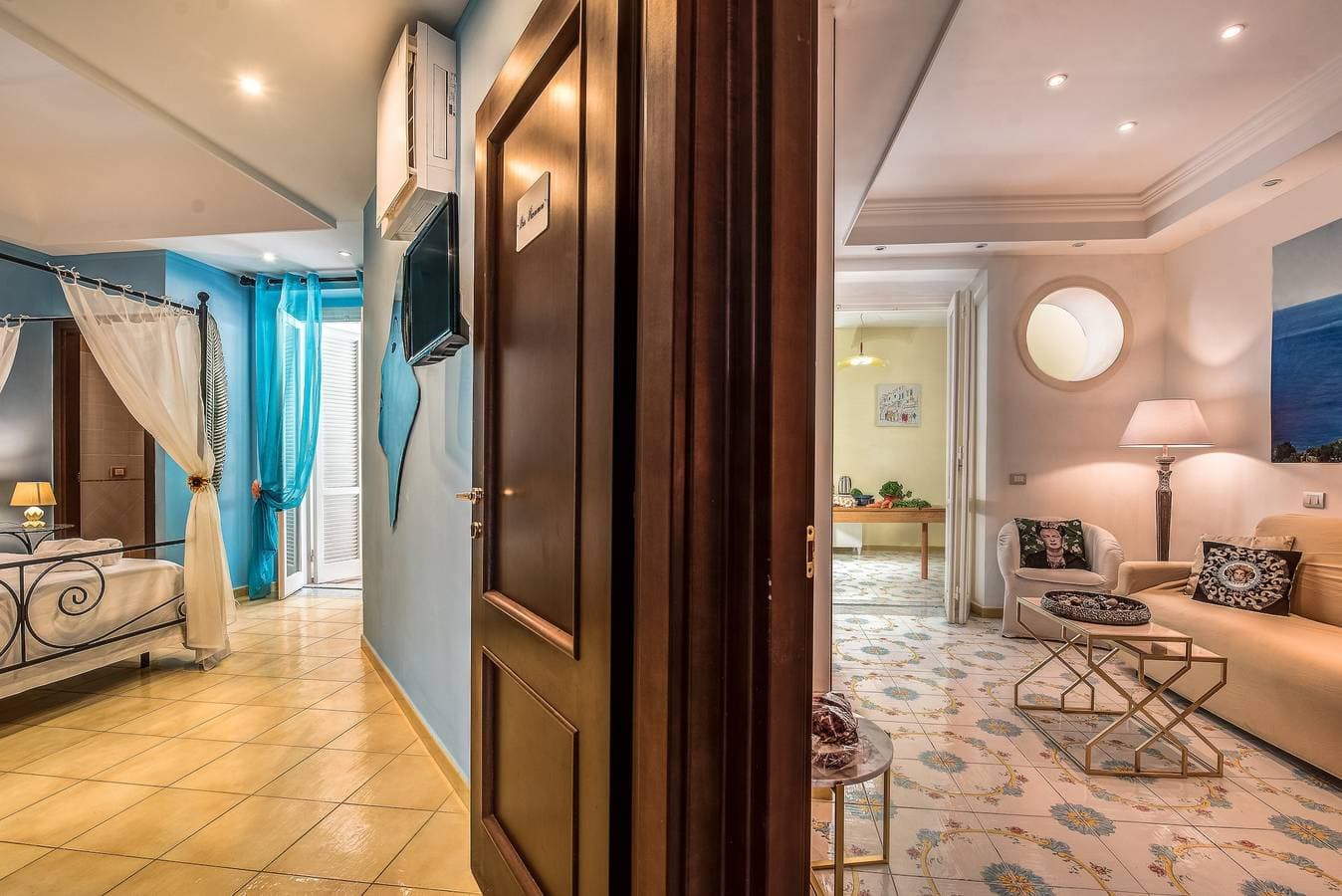 Foto 7 von 27: Ferienwohnung 'Rooftopnerano - Amazing Sea View' mit Meerblick, WLAN und Klimaanlage