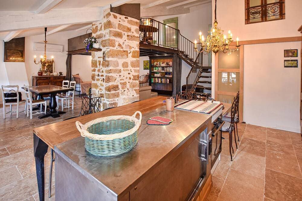 Foto 10 von 20: Amazing home in Montagnac-Montpezat with house a panoramic view