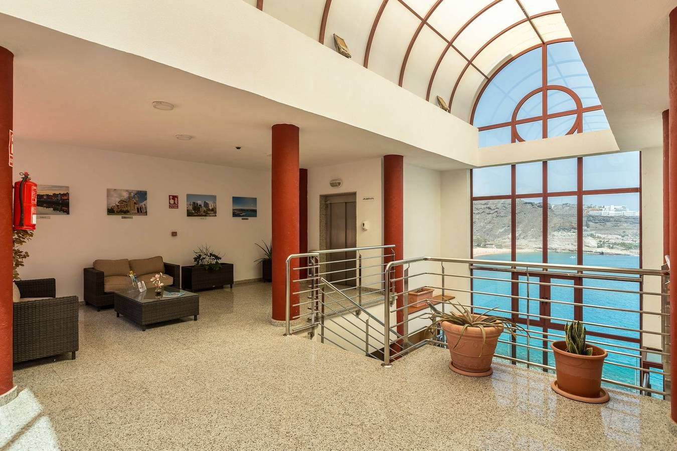 Foto 4 von 26: Ferienwohnung Su Eminencia nahe am Strand mit Meerblick und Gemeinschaftspool