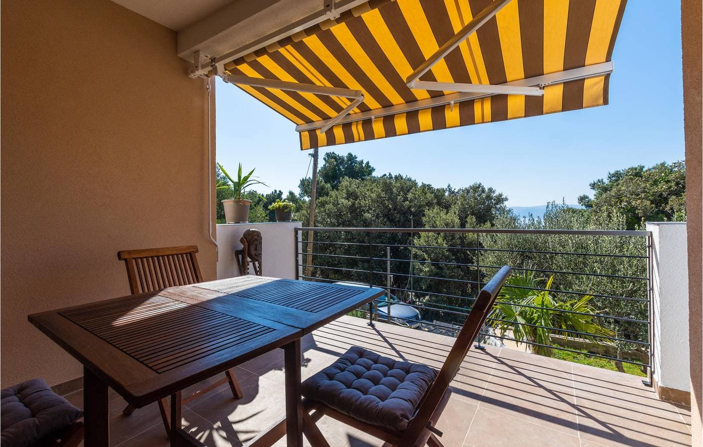 Foto 12 von 20: Gemütliche Ferienwohnung mit Terrasse, Klimaanlage und WLAN, 2 km vom Juto-Strand entfernt
