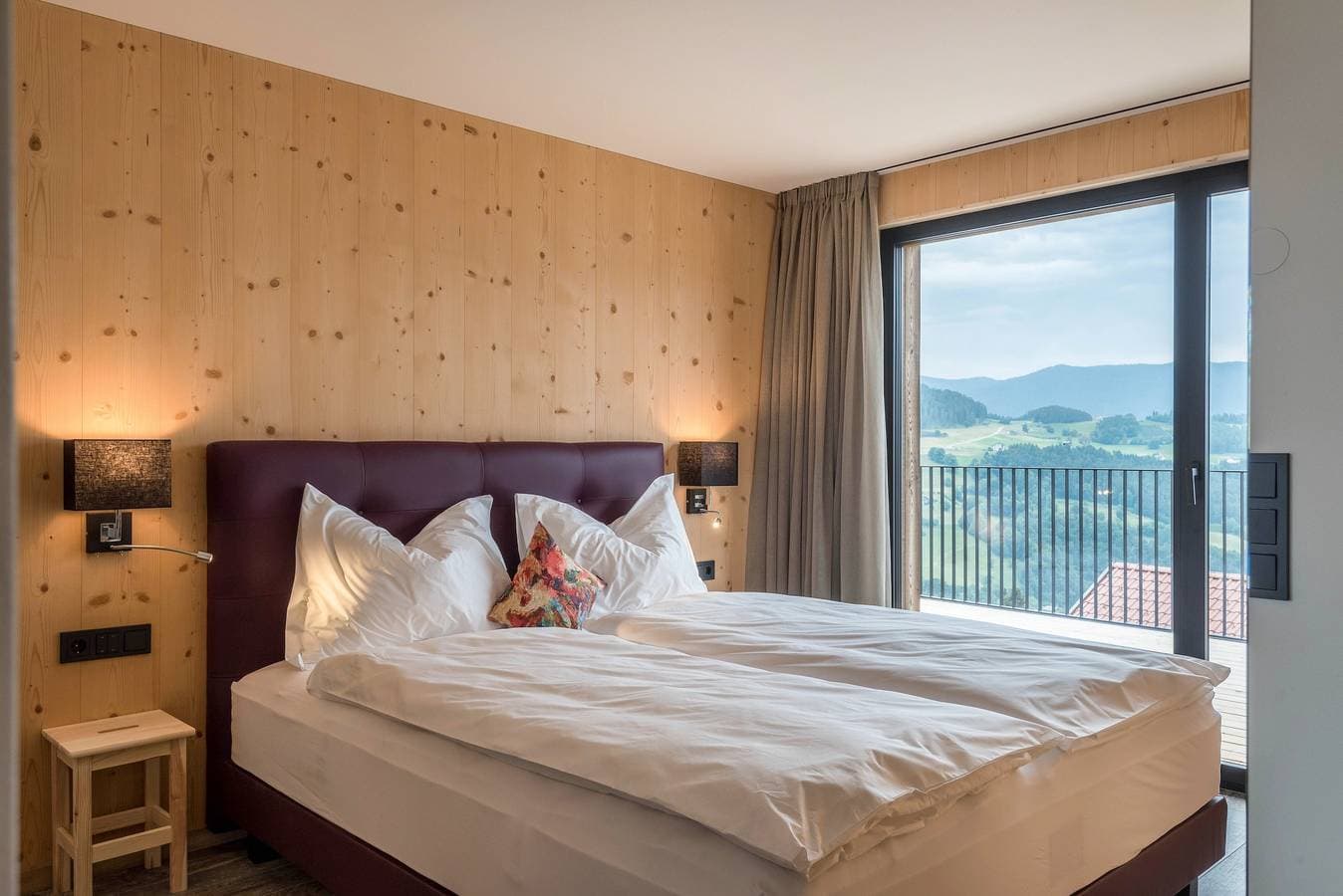 Foto 3 von 28: Aumia Ferienwohnung Turmalin" mit Bergblick und Terrasse