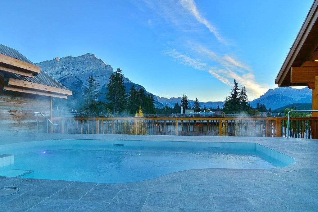 Foto 4 von 19: Neu Bright + Geräumige Rockies Getaway | Tolle Lage, heiße Pools!