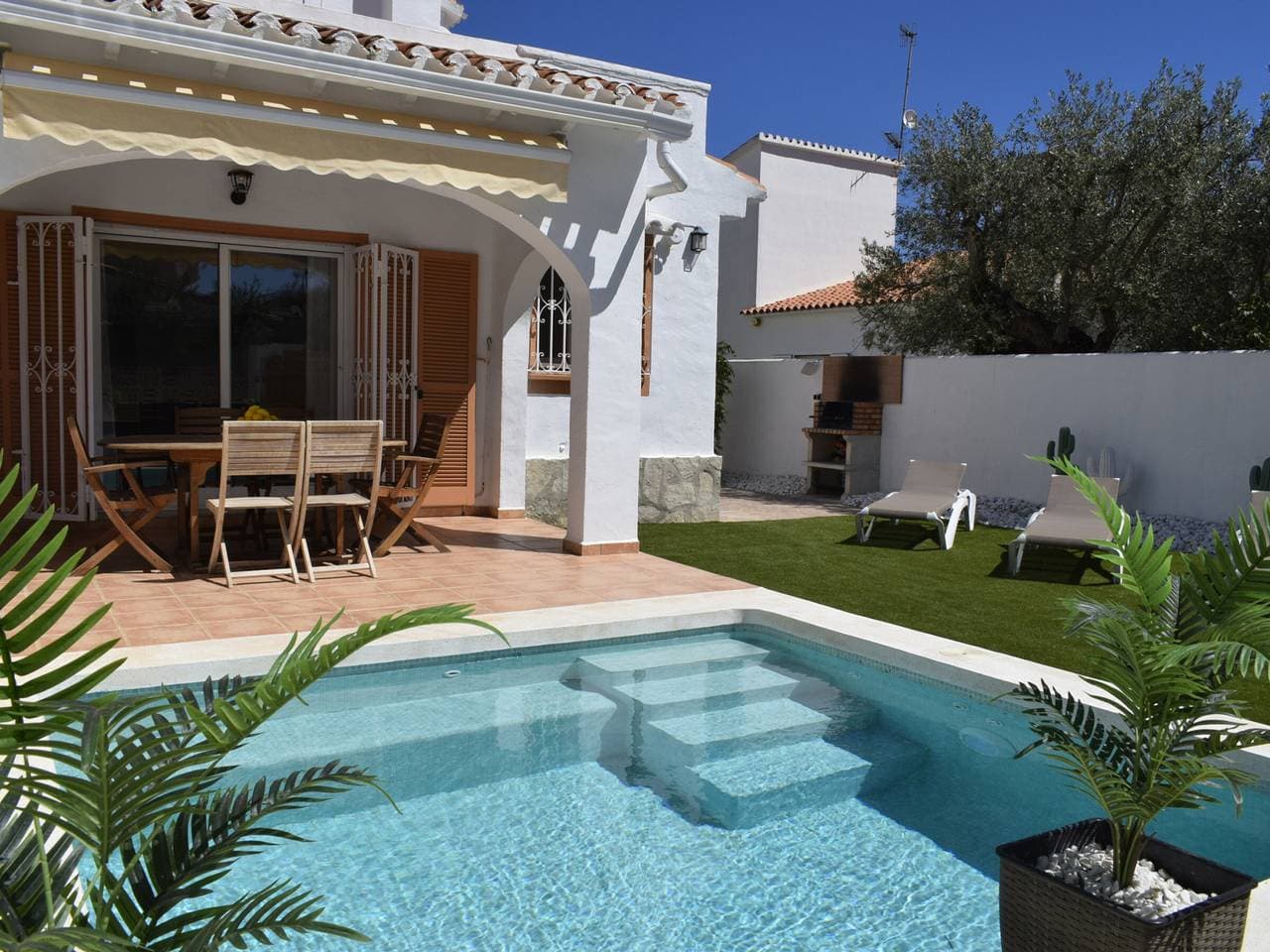 Schöne Villa in Denia in Strandnähe, für 6 Personen 1
