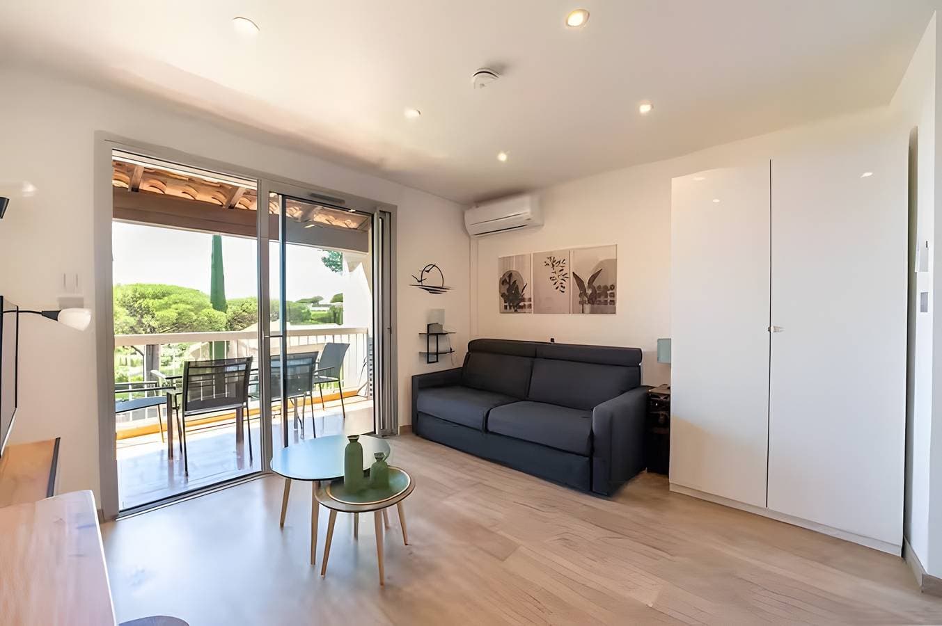 Foto 3 von 21: Ferienwohnung 'Le Panorama' mit Meerblick, WLAN und Klimaanlage
