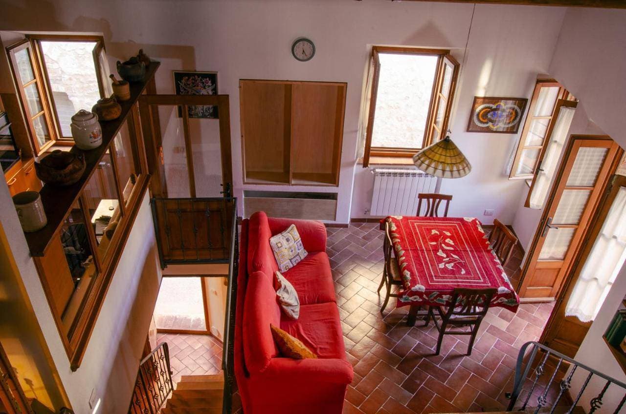 Pietre dell'antico borgo 1