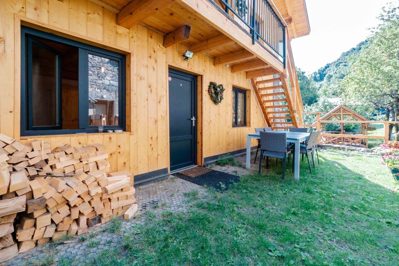 Foto 13 von 16: Ferienwohnung 'Agréable Chalet 3 Étoiles 3' mit Bergblick, Wi-Fi und Klimaanlage