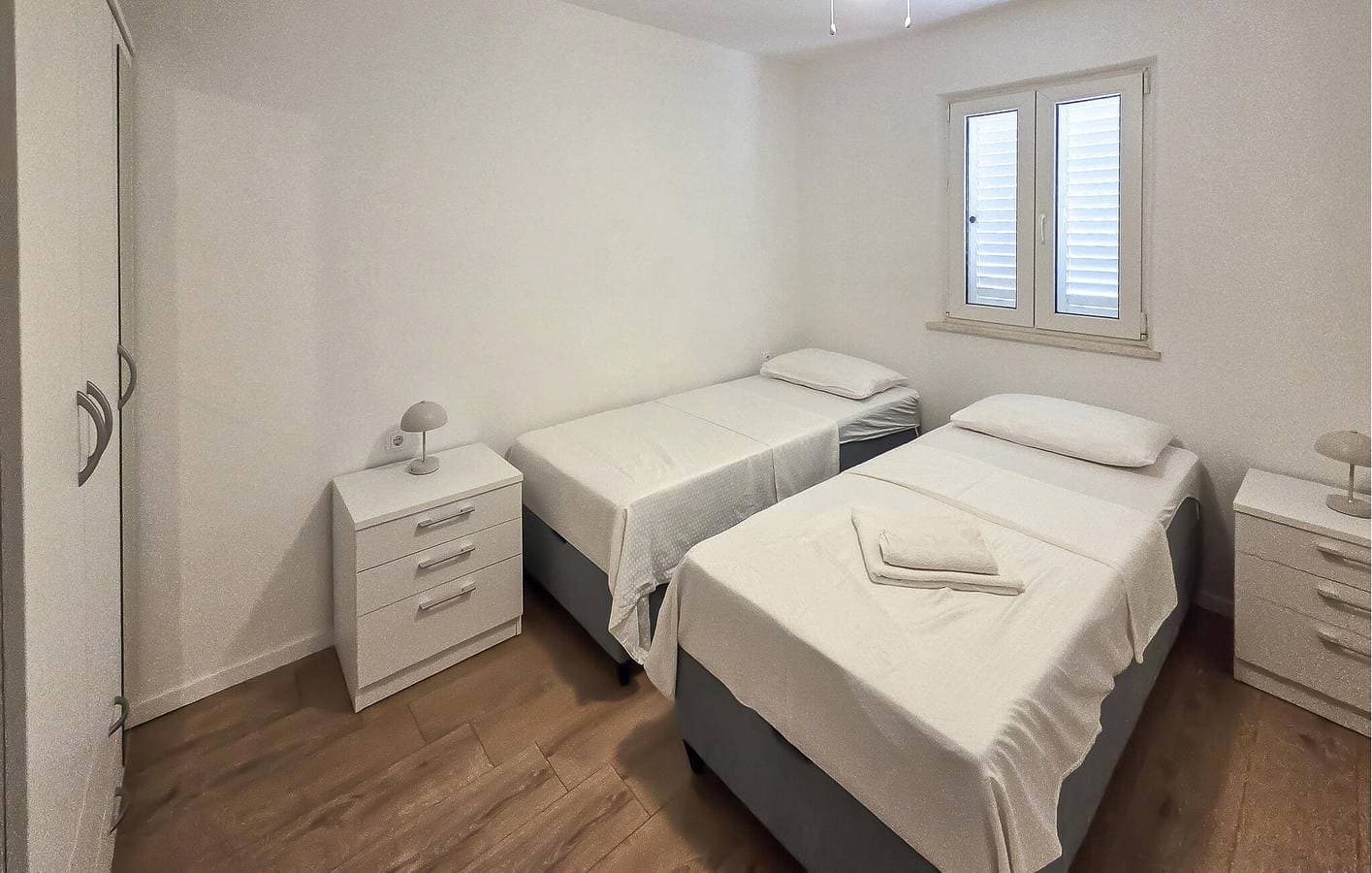 Foto 8 von 11: Charmante 2-Zimmer-Wohnung mit WLAN, Terrasse und Parkplatz in der Nähe des Strandes von Žrnovska Banja