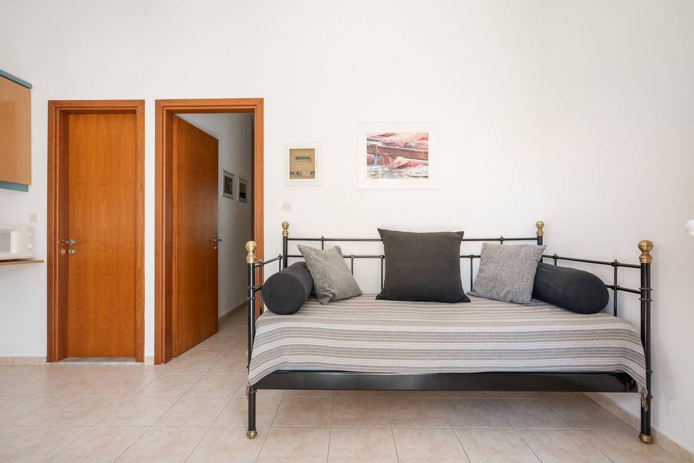 Foto 4 von 24: Ferienwohnung "One-Bedroom Kallithea" mit Meerblick, 2 Gemeinschaftsterrassen und WLAN